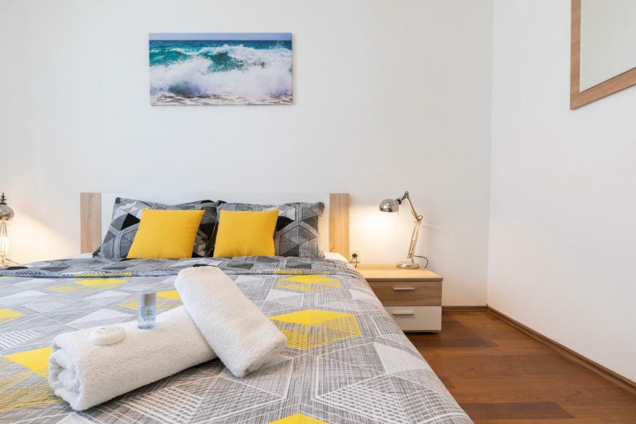 Castropola Apartment Eksteriør billede